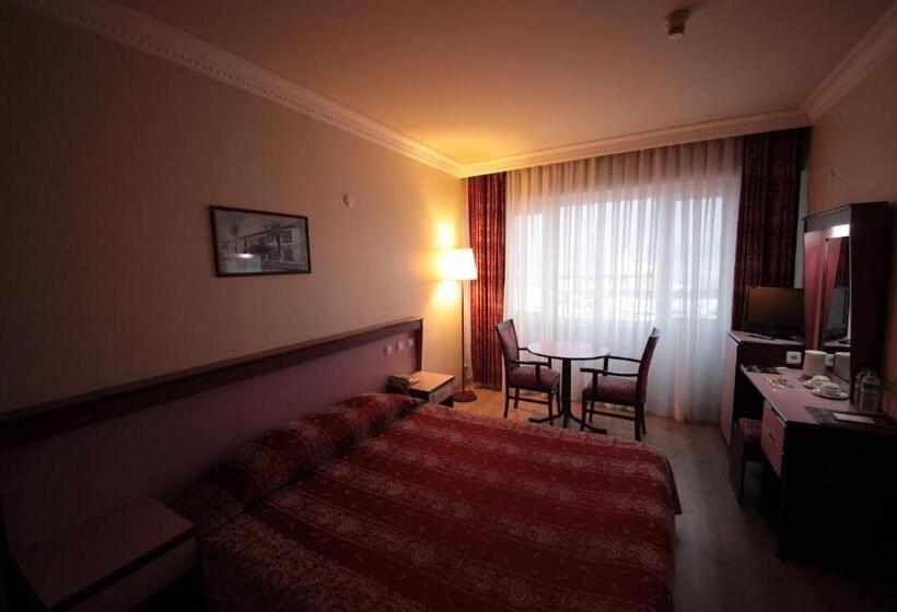 غرفة إقتصادية, Eken Prestige