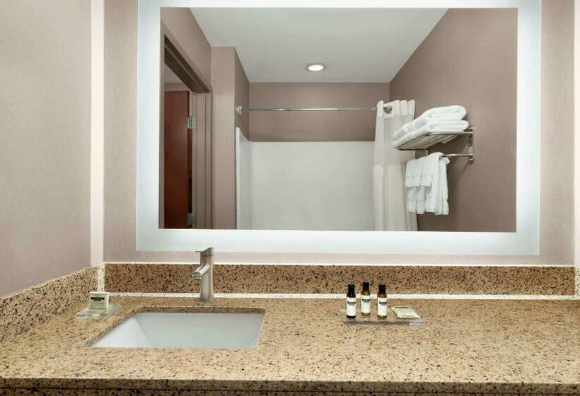 スタンダードスタジオ, Hawthorn Suites By Wyndham Lancaster