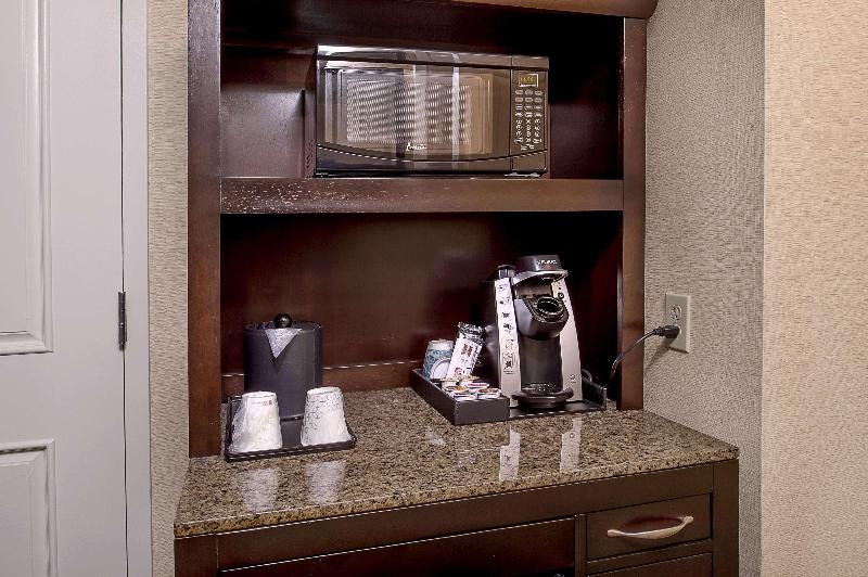 غرفة ديلوكس سرير كينج, Hilton Garden Inn St. Louis Airport