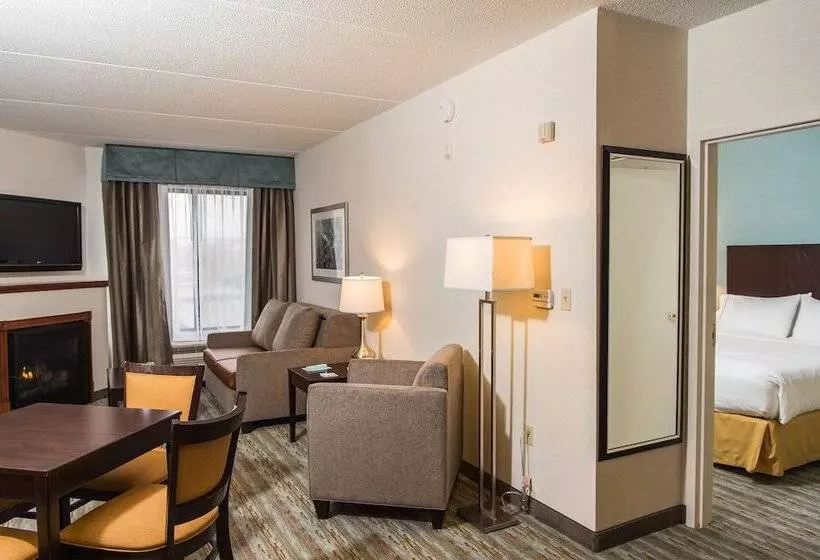 スイート, Wyndham Garden Erie