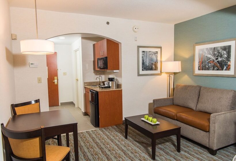 جناح, Wyndham Garden Erie