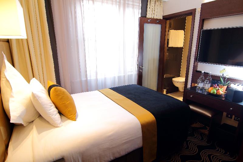 מיטת קינג בסוויטה, Holiday Inn Express Hotel & Suites Idaho Falls, An Ihg