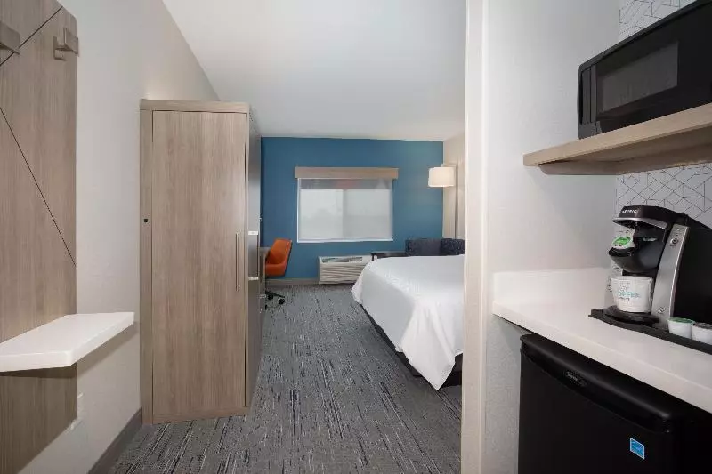キングサイズベッドのスタンダードルーム, Holiday Inn Express Hotel & Suites Idaho Falls, An Ihg