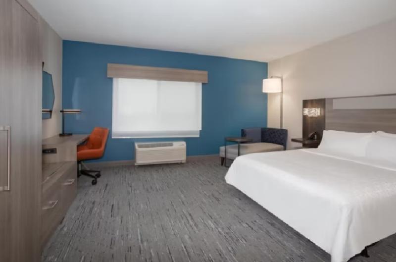 חדר סטנדרט עם מיטת קינג, Holiday Inn Express Hotel & Suites Idaho Falls, An Ihg