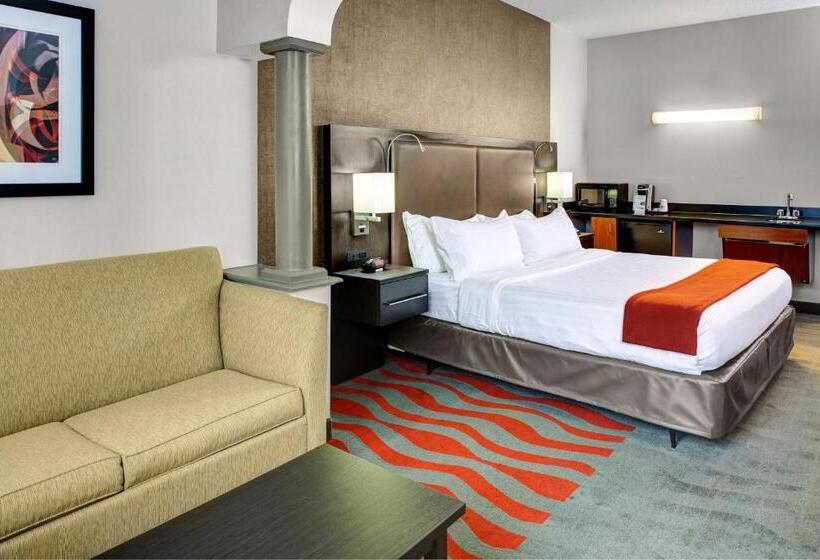 מיטת קינג בסוויטה, Holiday Inn Express Hotel & Suites Pittsburgh South Side, An Ihg