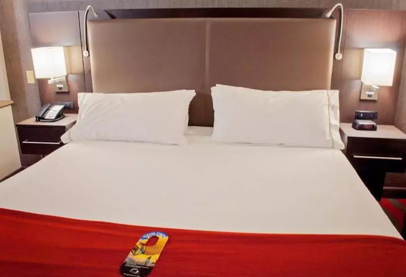 身障者適用スイートルーム, Holiday Inn Express Hotel & Suites Pittsburgh South Side, An Ihg