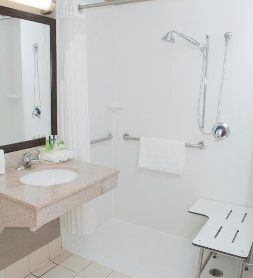 סוויטה מותאמת לאדם עם מוגבלויות, Holiday Inn Express Hotel & Suites Pittsburgh South Side, An Ihg