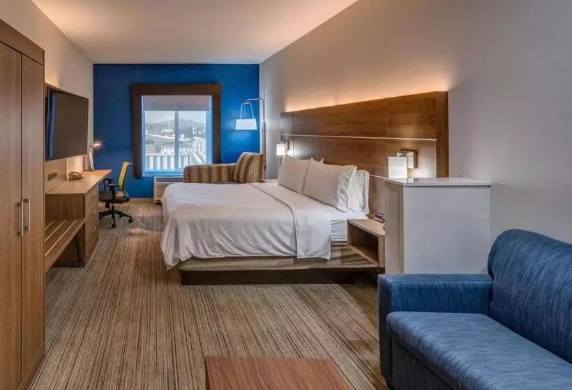 キングサイズベッドのスイートルーム, Holiday Inn Express Reno Airport, An Ihg