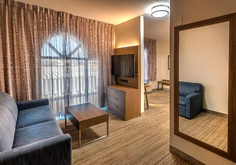 キングサイズベッドのスイートルーム, Holiday Inn Express Reno Airport, An Ihg