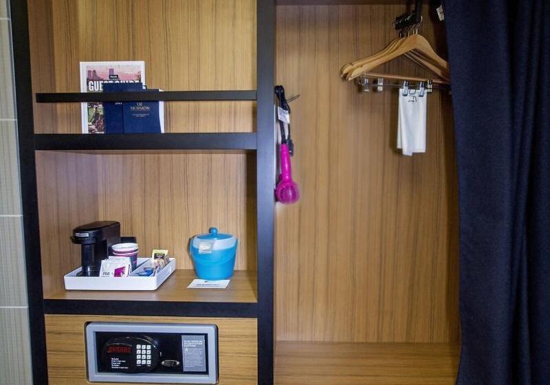 キングサイズベッドのスイートルーム, Holiday Inn Express Sweetwater, An Ihg