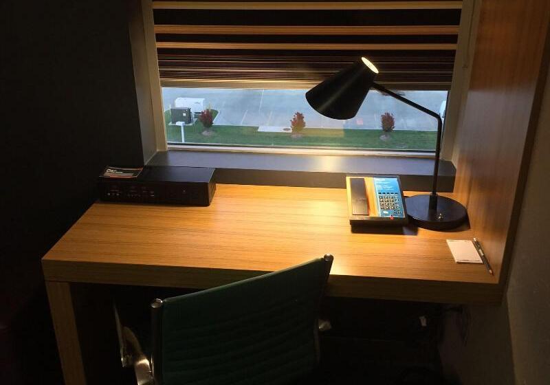 キングサイズベッドのスイートルーム, Holiday Inn Express Sweetwater, An Ihg