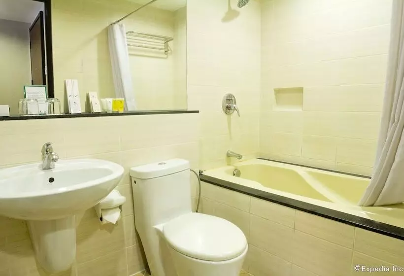 سوییت جونیور, Lancaster Hotel Manila