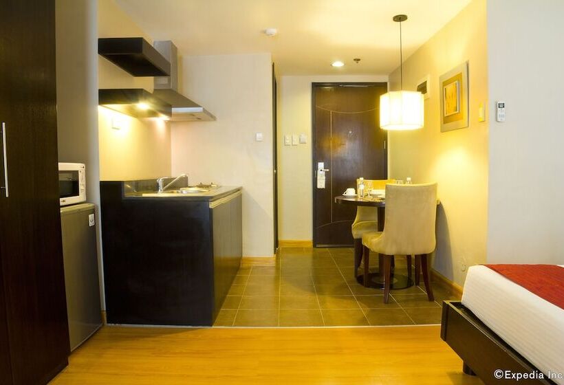 سوییت جونیور, Lancaster Hotel Manila