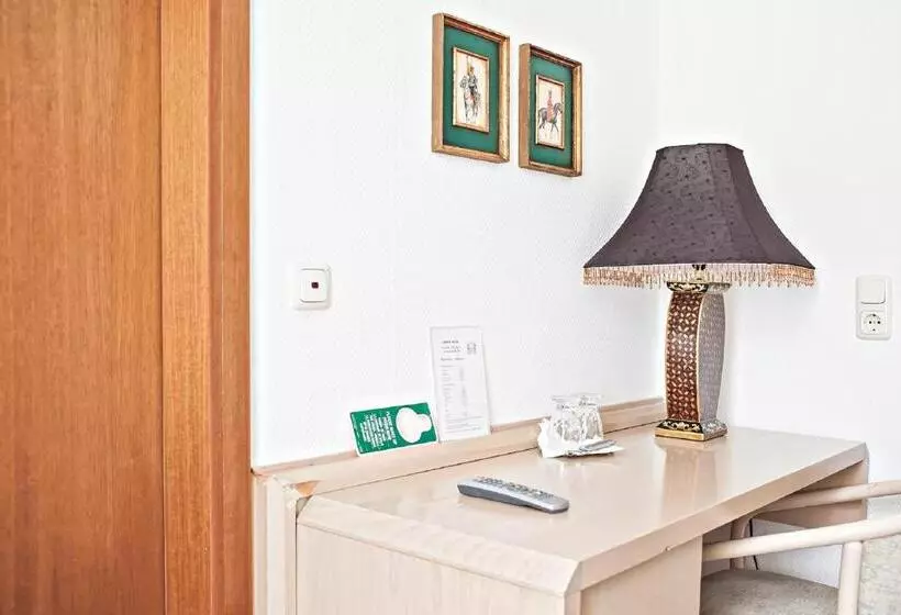 اتاق استاندارد یک نفره, Löwen