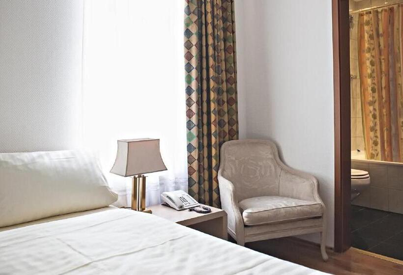 غرفة قياسية فردية, Löwen