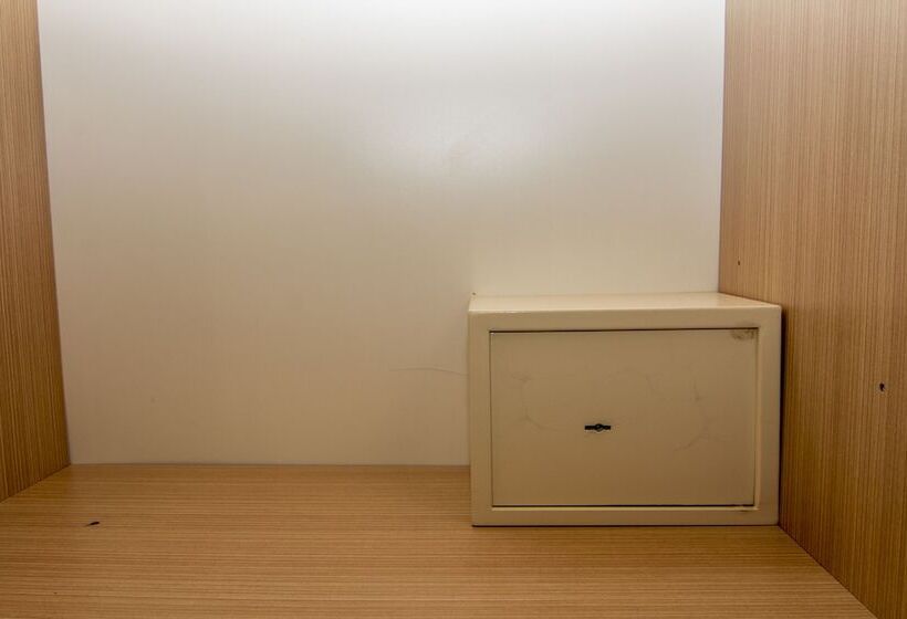 חדר סטנדרט לשלושה, Magic Tulip