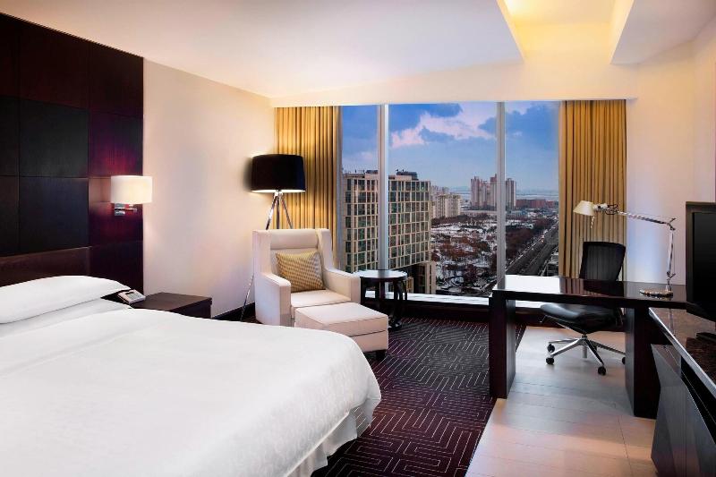 스탠다드 룸 킹사이즈 침대, Sheraton Grand Incheon