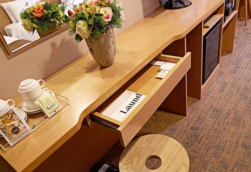 四人标准间, Skypark Myeongdong 3