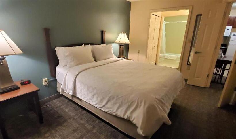 标准工作室, Staybridge Suites Rochester University, An Ihg