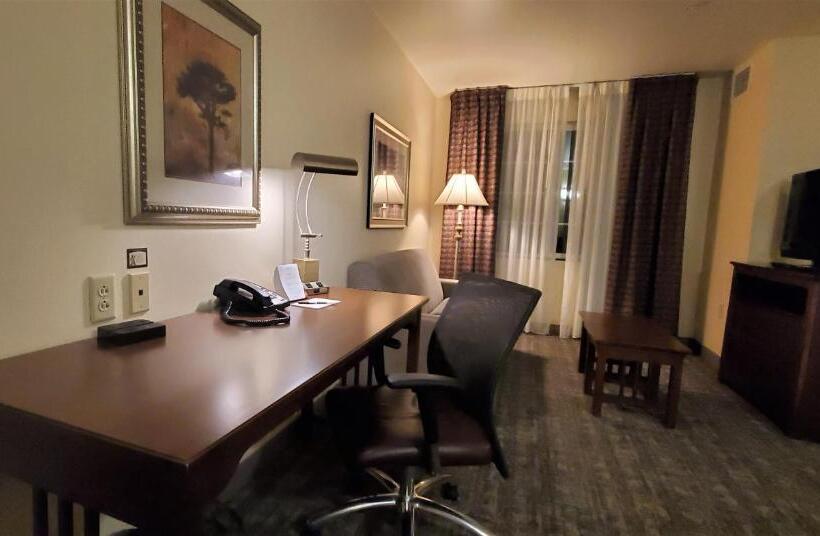 适合残疾人使用的标准间, Staybridge Suites Rochester University, An Ihg