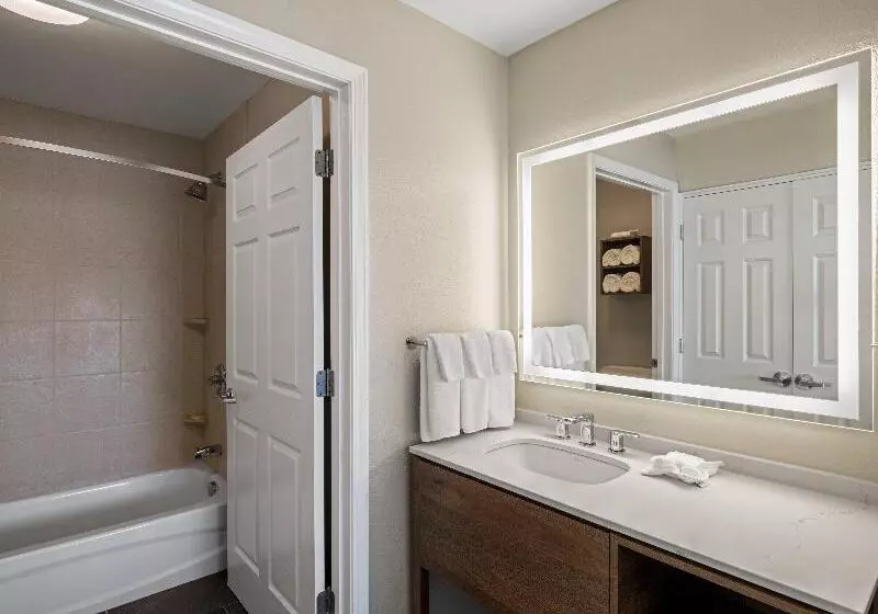 リバービュースイート, Staybridge Suites Rochester University, An Ihg