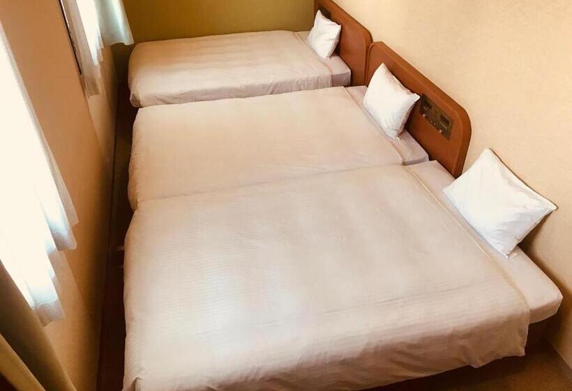 חדר סטנדרט לשלושה, Suizenji Comfort