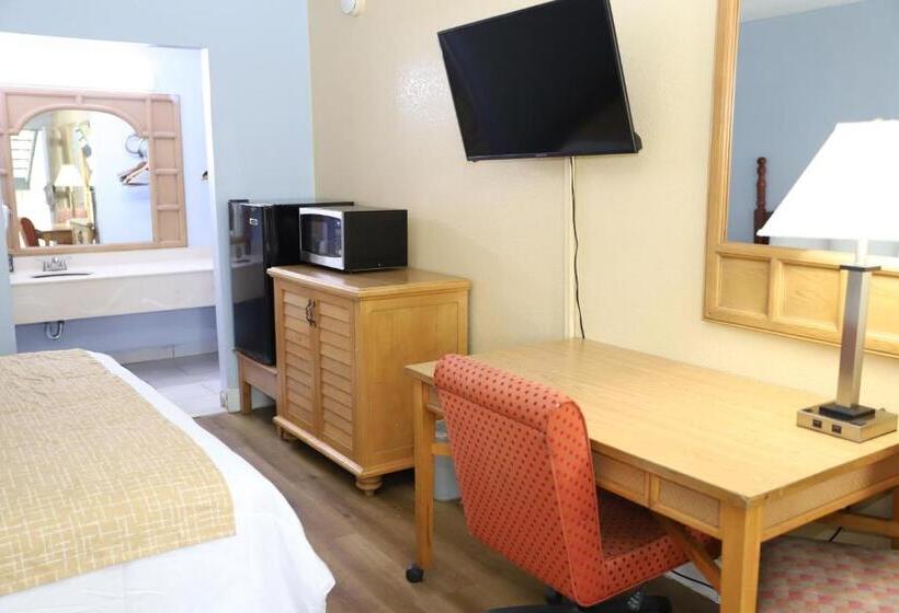 Стандартный Номер Кровать Кинг, Super 8 By Wyndham Florence Sc I 95 North   Hwy 76
