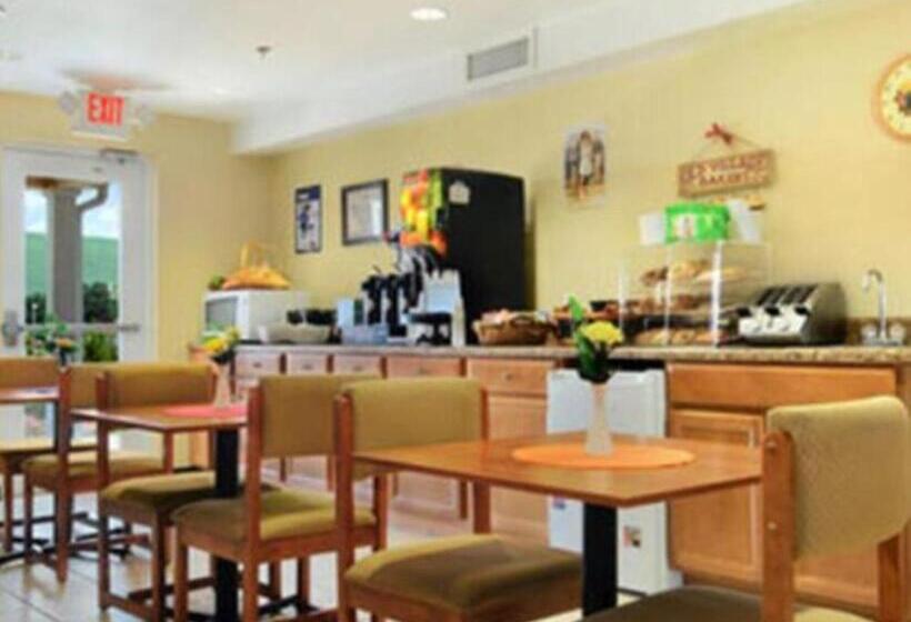 디럭스 스튜디오, Microtel Inn & Suites Huntsville