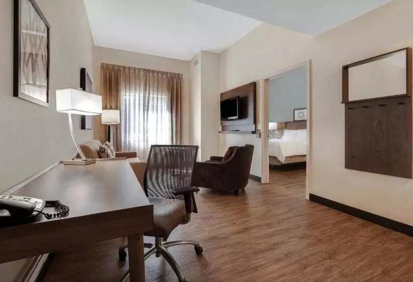 キングサイズベッドのスイートルーム, Staybridge Suites Tallahassee I 10 East, An Ihg
