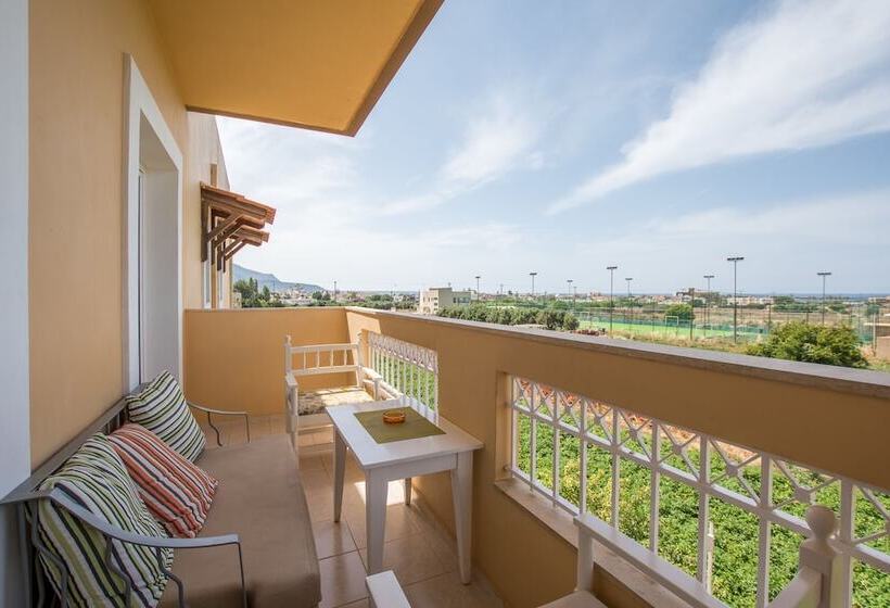 Апартаменты 1 Спальня, Danelis Studios & Apartments