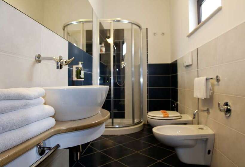 اتاق استاندارد چهار تخته, Bv Borgo Del Principe