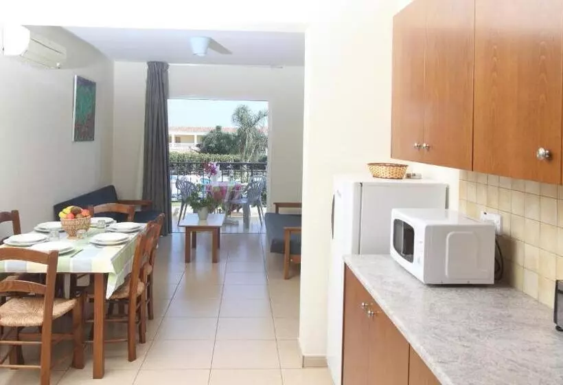 Huoneisto 2 Makuuhuonetta, Captain Karas Holidays Apartments