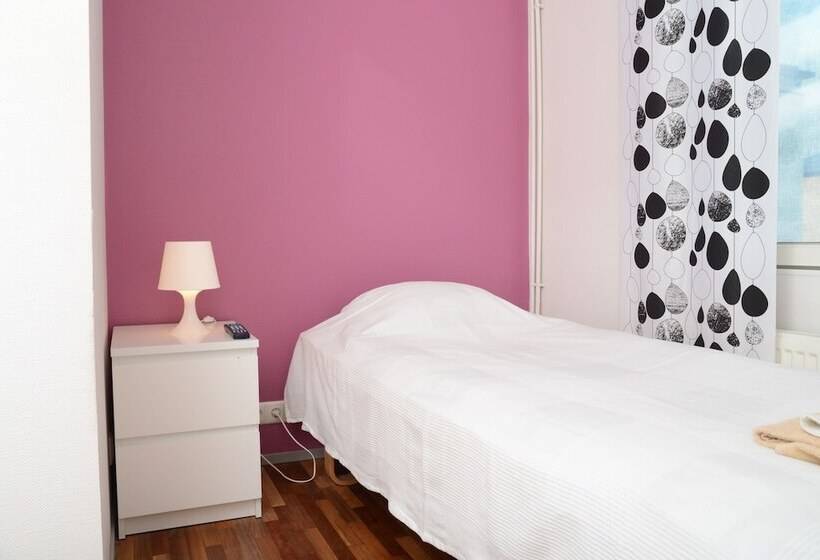 اتاق اکونومی یک تخته, Center