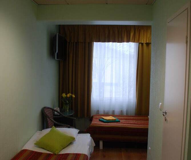 اتاق اکونومی, Center