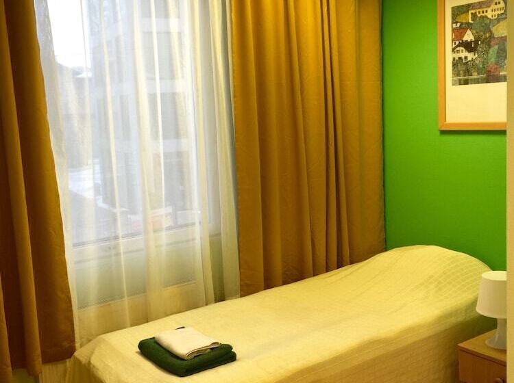 اتاق اکونومی, Center