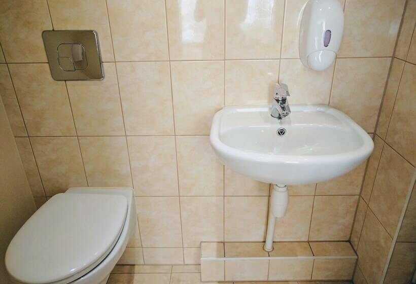 اتاق استاندارد, Center