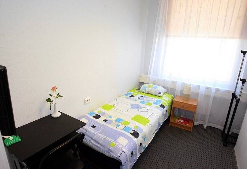 اتاق اکونومی یک تخته, Center