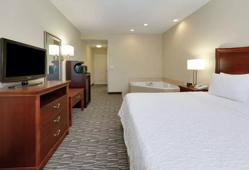スタンダードスタジオ, Hampton Inn & Suites Southern Pines Pinehurst