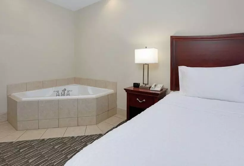スタンダードスタジオ, Hampton Inn & Suites Southern Pines Pinehurst