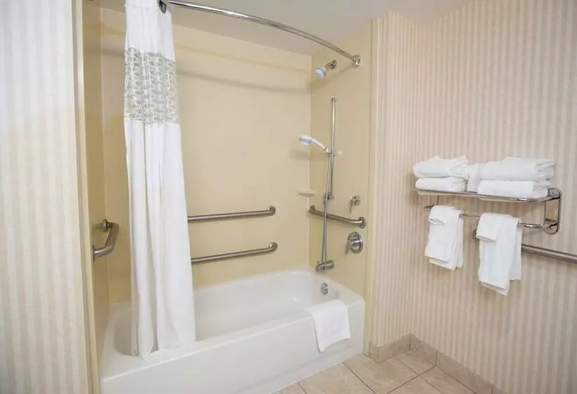 スタンダードルーム, Hampton Inn Raynhamtaunton