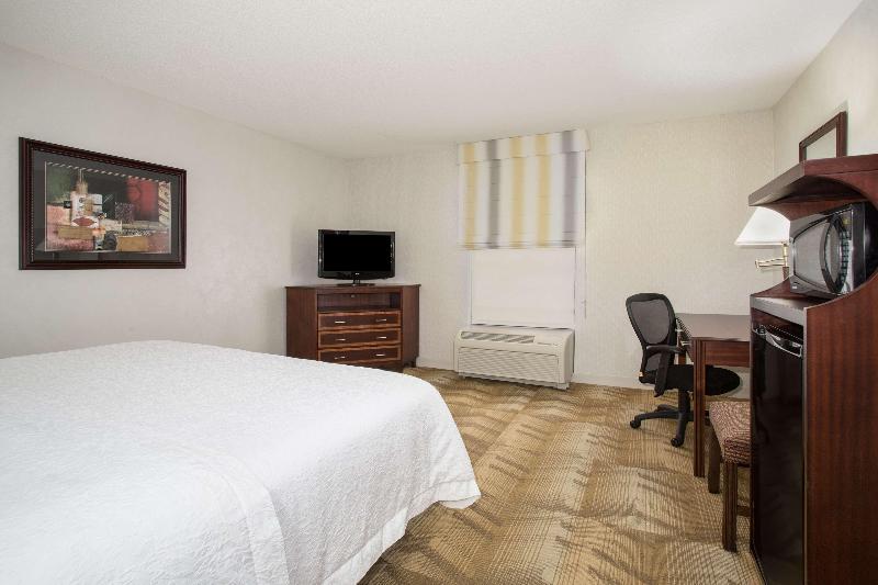 غرفة قياسية سرير كينج, Hampton Inn Siloam Springs