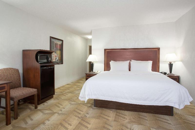 غرفة قياسية سرير كينج, Hampton Inn Siloam Springs