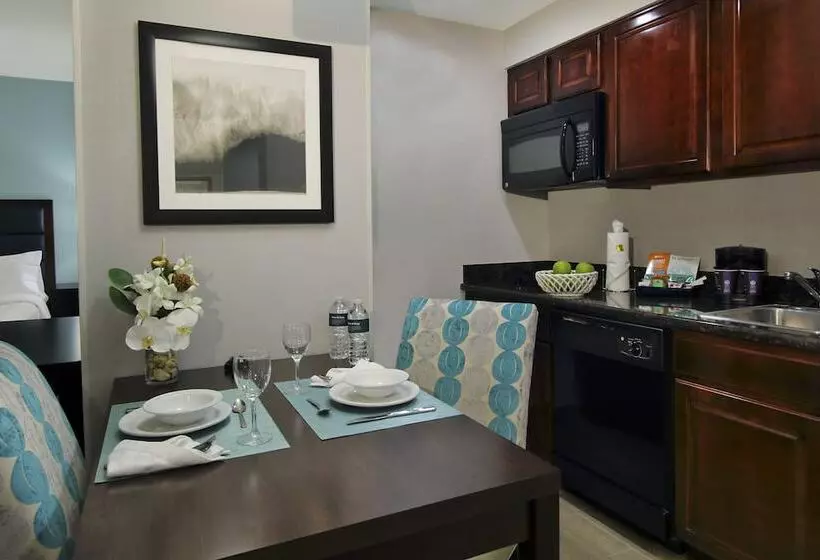 スイート, Homewood Suites By Hilton Miami Airport West