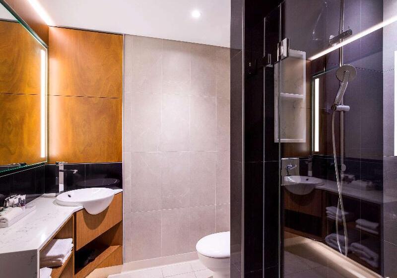 اتاق استاندارد با تخت بزرگ, Mercure Sydney Liverpool