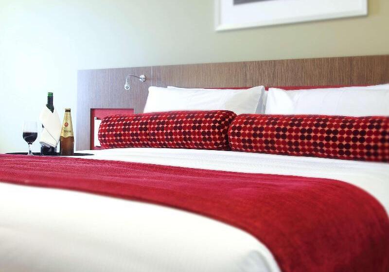 اتاق استاندارد با تخت بزرگ, Mercure Sydney Liverpool