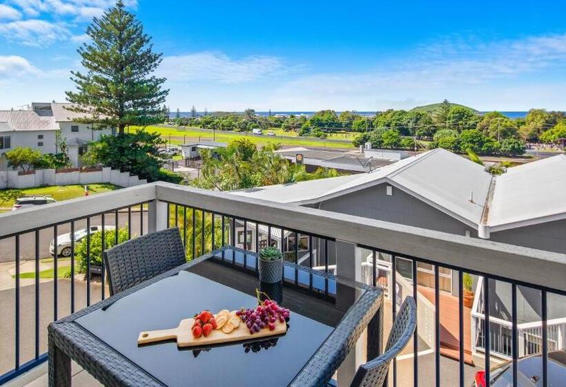 Апартаменты 2 Спальни Вид на Море, The Observatory Self Contained Apartments