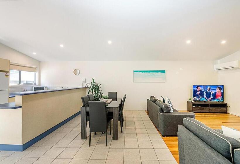 Дом 3 Спальни, The Observatory Self Contained Apartments