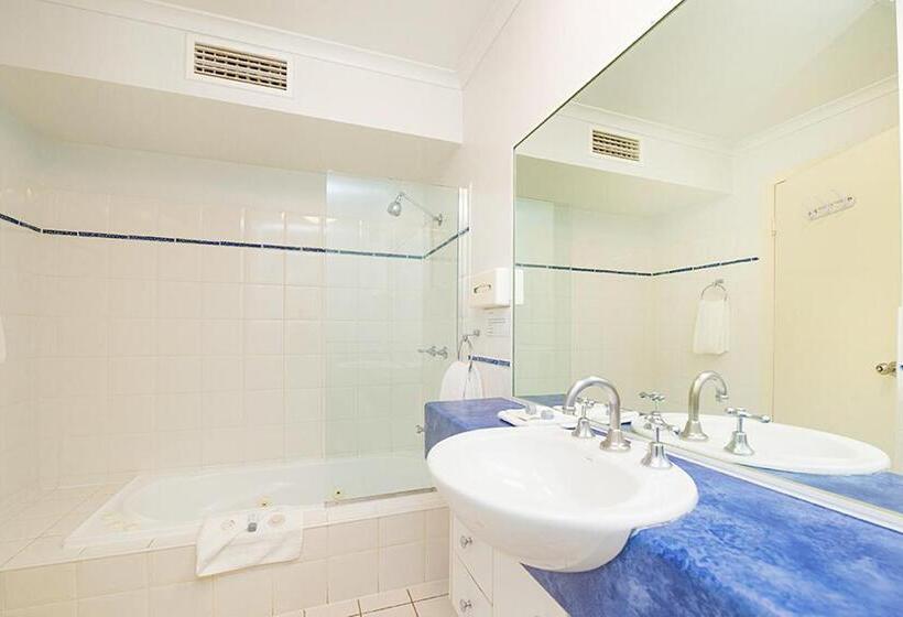 Дом 3 Спальни, The Observatory Self Contained Apartments