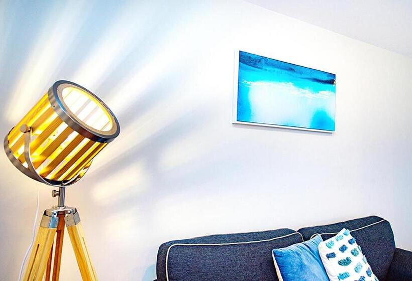 Дом 2 Спальни, The Observatory Self Contained Apartments