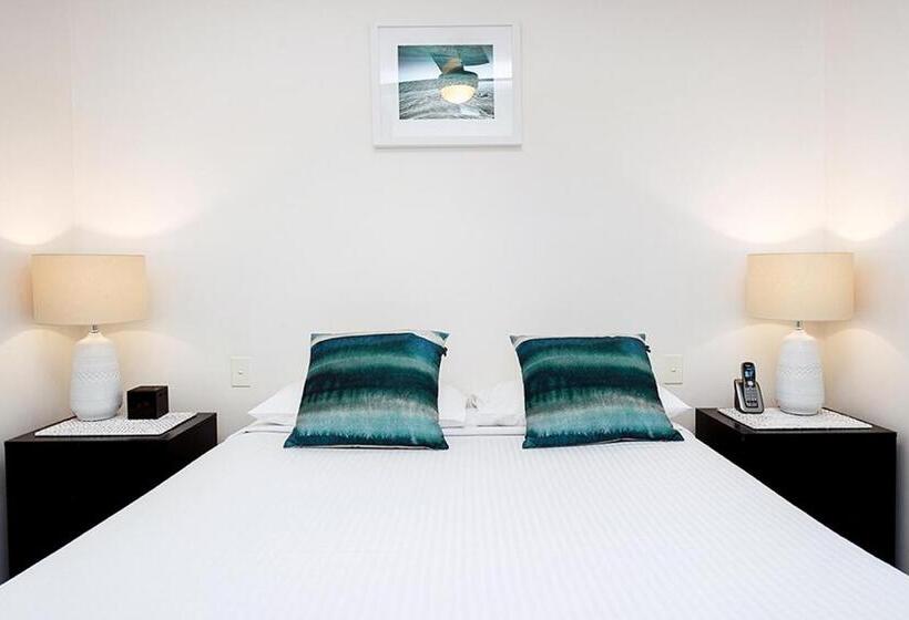 Апартаменты 1 Спальня с Видом, The Observatory Self Contained Apartments